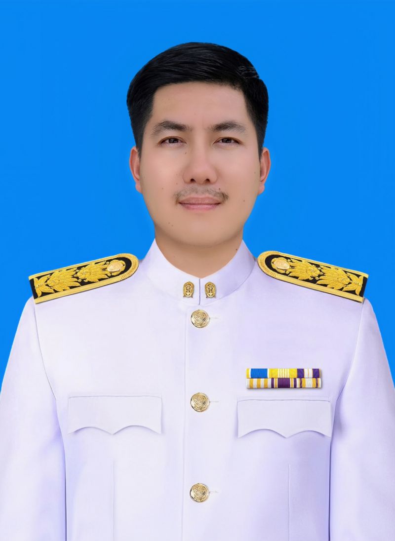 นายสถาปัตย์  เครือวงศ์