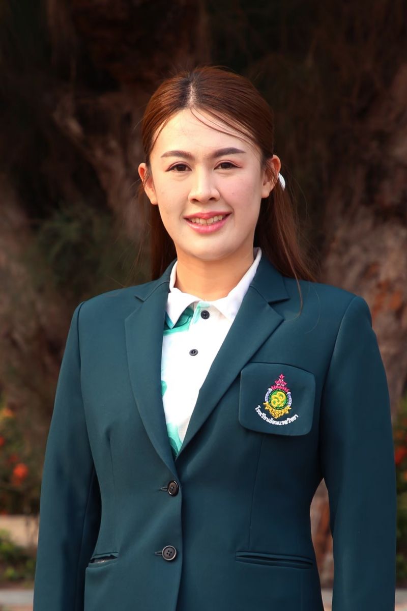 นางสาวอภิญญา  เรือนเครือ