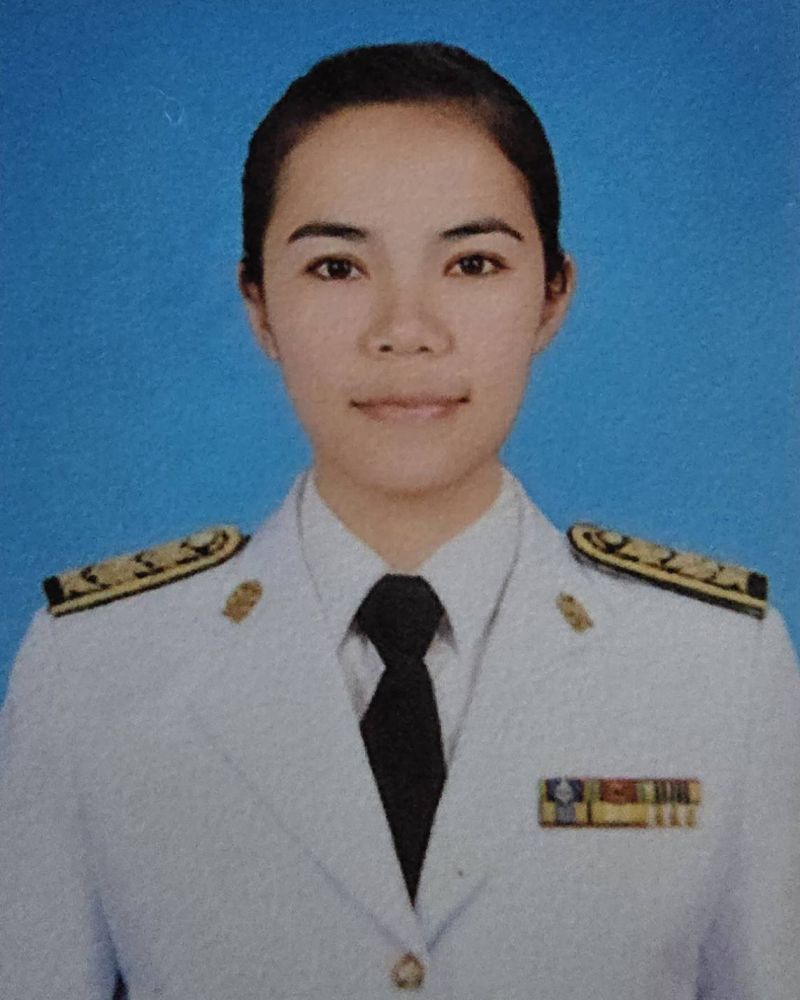 นางสาวอัมพร  ฝั้นอุด