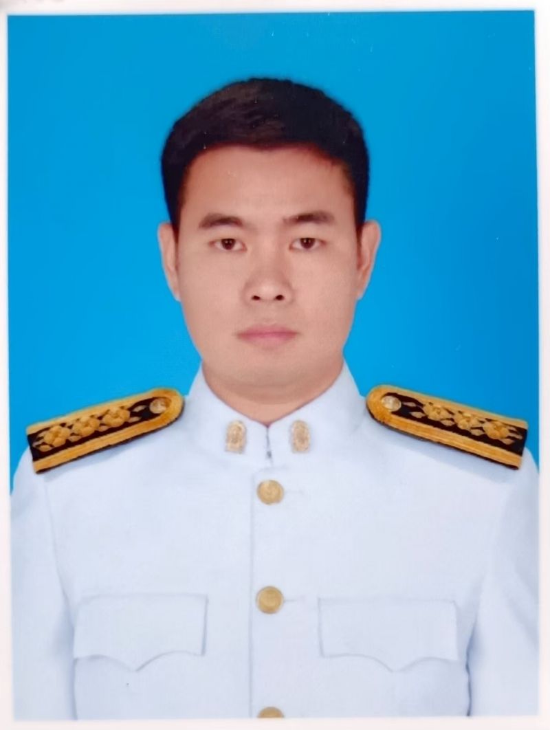 นายนภลิศ ไชยเขียว