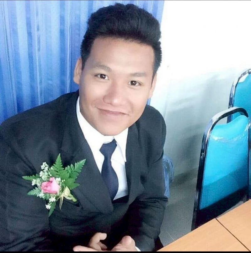 นายธีรเชษฐ์  หลวงใหญ่