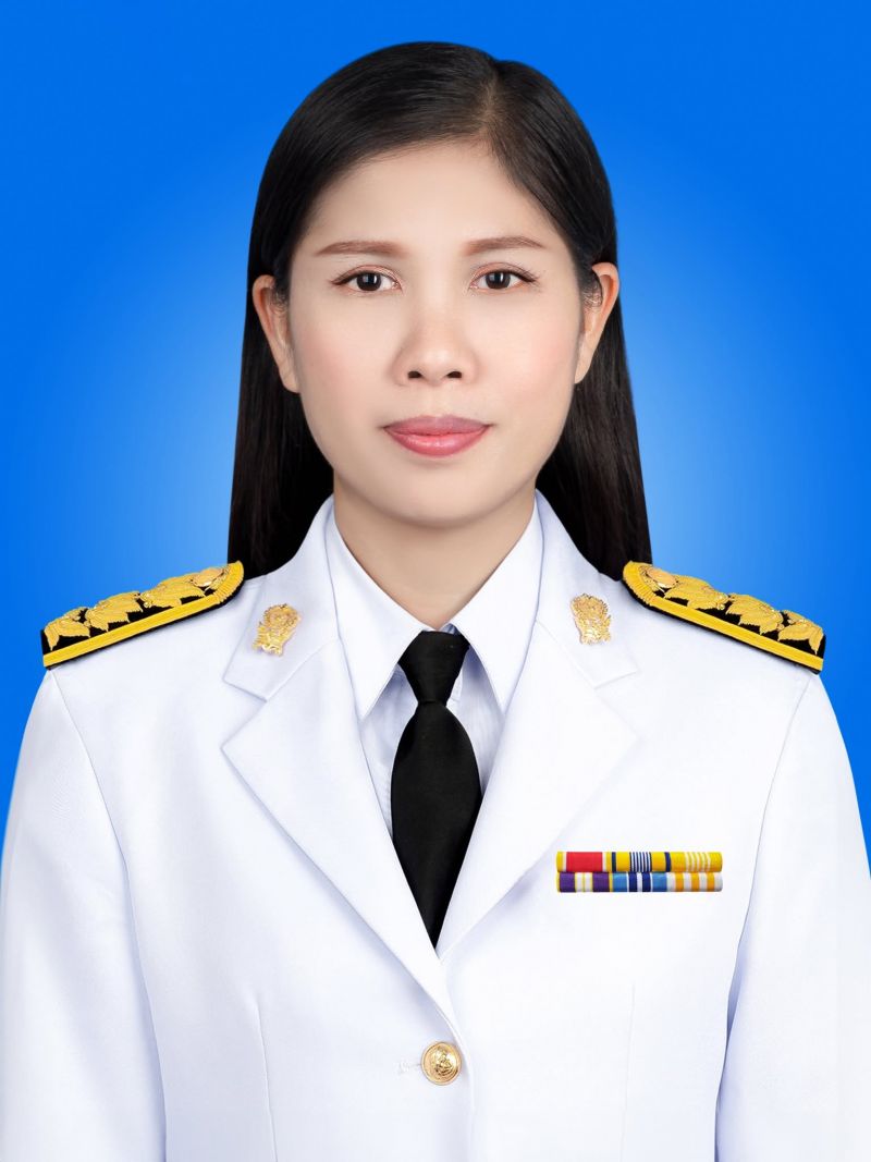 นางสมนึก  แหลมคม